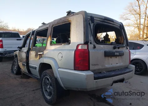 2008 Jeep Commander Sport z USA, uszkodzony, nr VIN 1J8HG48K08C160412